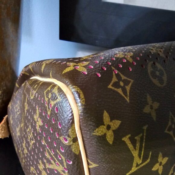 PRISTINE RARE Authentic Limited Edition Louis Vuitton Perforated Speedy 30 - Picture 9 of 16